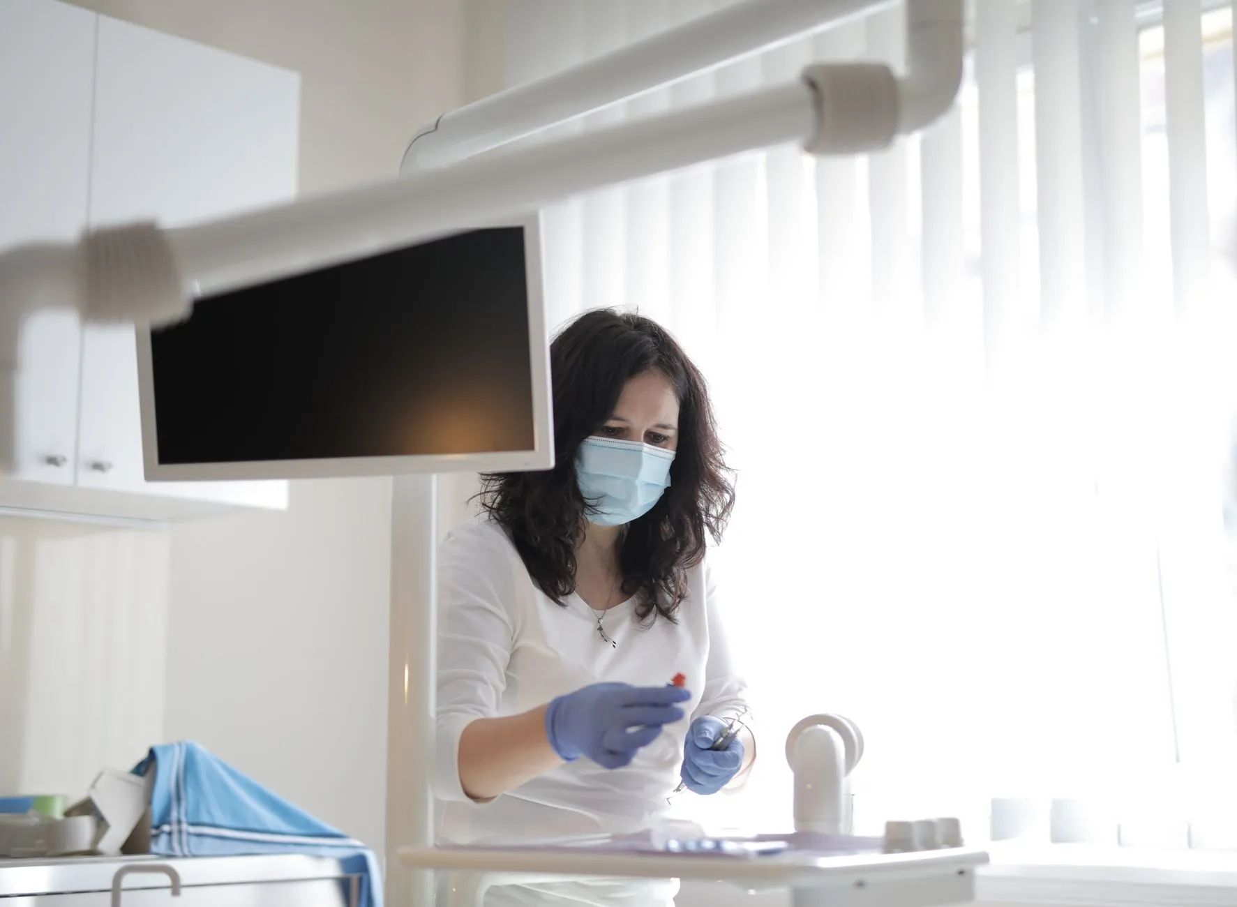 丁腈手套与乳胶手套性能对比及选型建议正文配图 1