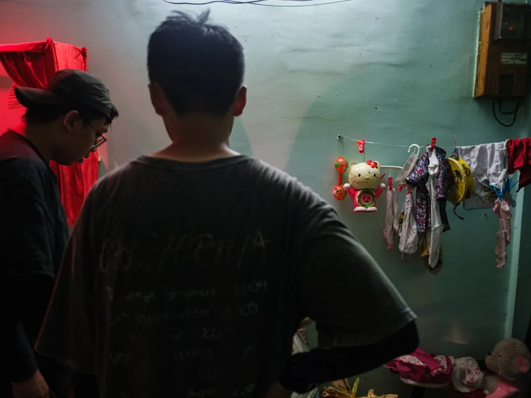 工厂车间劳保鞋选购指南：防砸防穿刺性能指标全解析正文配图 1