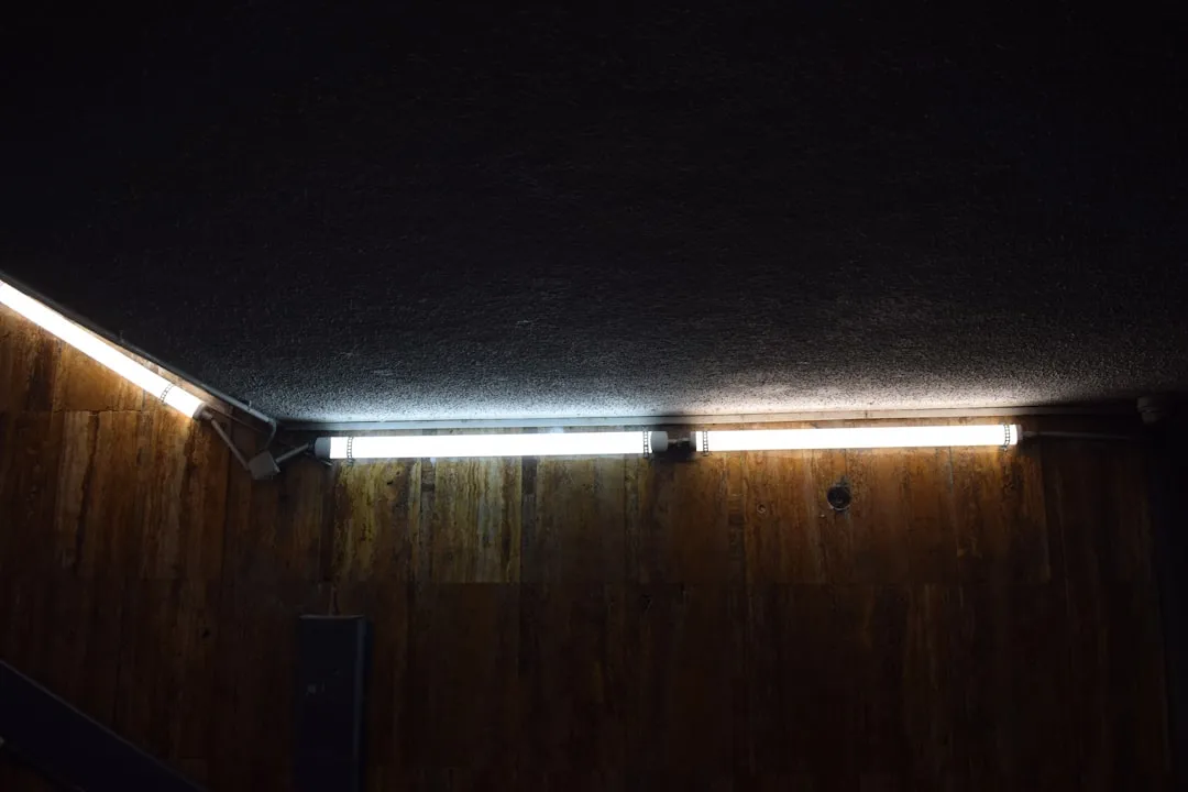 安全手套与反光衣在建筑工地中的协同防护方案