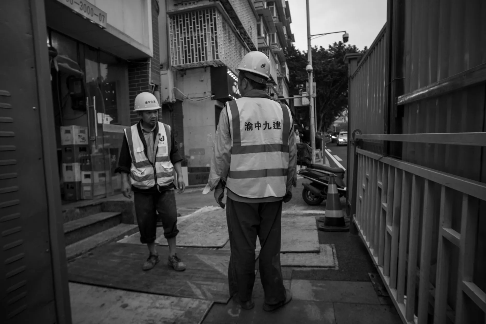 劳保鞋防砸与防穿刺性能解析：工厂作业场景下的选型参考正文配图 1